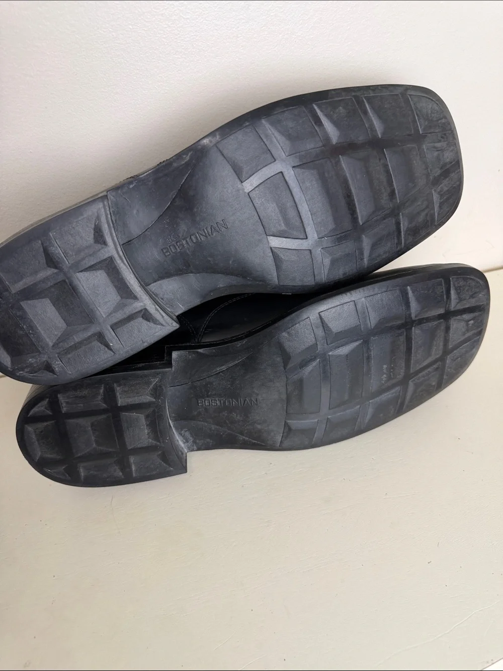 (2382) Bostonian Black Slip-On Leather Dress Loafers, Size: 11M